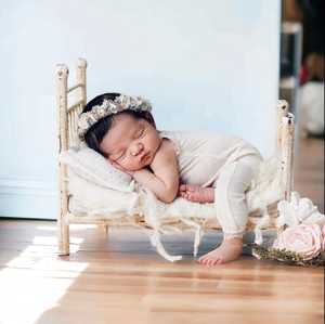 Nouveau-né photographie accessoires marron lit en bois bébé Photoshoot accessoires bébé lit bébé Photo accessoire marron bois Mini lit pour la photographie - Product Image 1