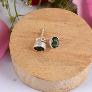 Boucles d'oreilles en moldavite naturelle en argent sterling 925 pour cadeau de mariage. - Product Image 3