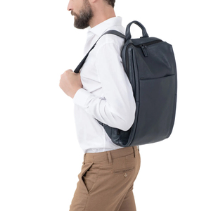 Mochilas para portátiles con logotipo personalizado, de cuero de alta calidad, perfectas para viajes al aire libre para hombres, uso escolar y con elegantes construcciones de cuero vacuno. - Product Image 5