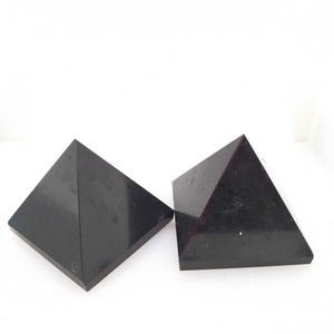 Pyramides de tourmaline noire polie les plus vendues pour la protection contre l'énergie négative et la méditation dans le monde entier - Product Image 6