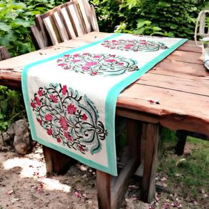 Chemin de table à imprimé floral bleu tricoté accessoire décoratif de table imprimé par blocs de coton pur - Product Image 1