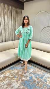 Alta demanda Pure Mal Vestido de algodón con trabajo de bordado para niñas Colección de ropa de oficina de India - Product Image 2