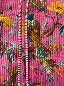 Bolsa de Mano de Algodón Acolchada con Estampado Floral Rosa Hecha a Mano, con Cierre Ecológico, Estampado Vibrante en Bloques, Moderna para el Uso Diario y para Viajes - Product Image 2