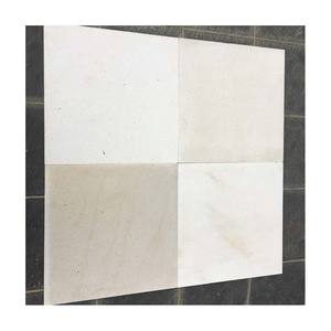 Piscina de piedra caliza blanca Afrontamiento Bullnose 100% Azulejos de piedra natural Bordes de piscina tamaño personalizado disponible - Product Image 1