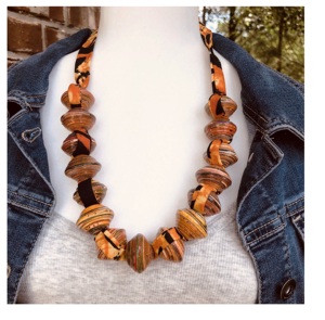 Collier en acajou rouge et résine africaine jaune comme collier de perles fait à la main collier multicolore avec ange écologique et bouddhisme - Product Image 6