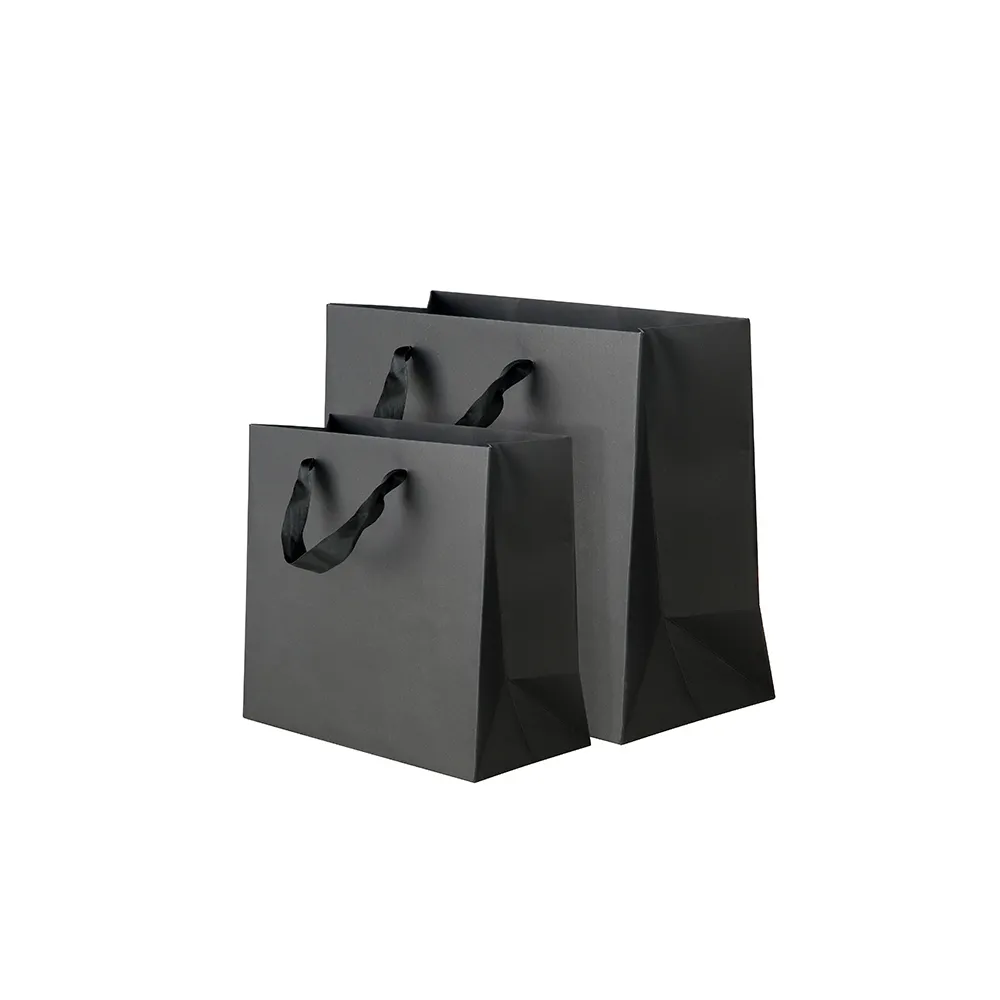 Wholesale Fashionable and Trendy Premium Quality Customizable Luxury Paper Gift Bags