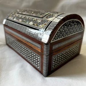 Boîte à bijoux en nacre avec de superbes motifs, parfaite pour les marchands de beauté en gros - Product Image 1