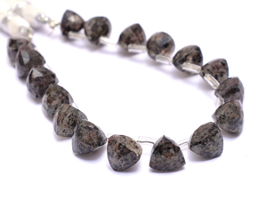 Cuarzo rutilado negro 8mm Facetado Trillón Briolette Cuentas Rutilo negro natural Piedras preciosas semipreciosas Triángulo 3D Cuentas sueltas - Product Image 2