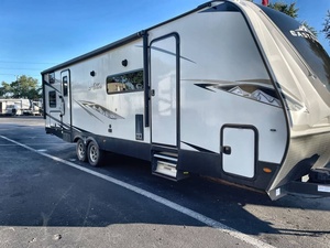 Autocaravana usada East To West A-l-t-a 2800KBH de 2022, tipo camión, para camping. - Product Image 5