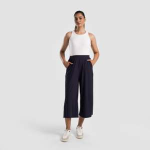 Culottes taille haute bleu marine Boundless, respirantes pour un port confortable - Product Image 4