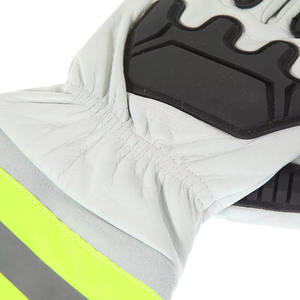 Guantes de impacto de cuero blanco y negro TPR Guantes de seguridad de piel de vaca anticorte para soldar - Product Image 3