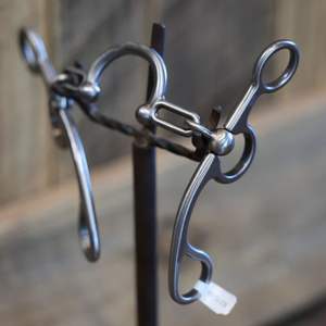 OEM de alta calidad de acero inoxidable ecuestre Halter Western Snaffle Riding Twisted Boquilla Salto Corrección Bits Horse SKI - Product Image 3