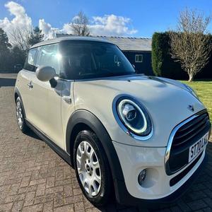 USADO LHD/RHD 2020 MINI COOPER 1,5 ONE CLASSIC - Product Image 1