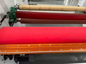 Rebobinadora de Cinta de Eje Único con Rodillo de Presión Neumático de Silicona y Eje de Expansión por Aire para Rebobinado de Película BOPP, PE y Cinta de Enmascarar - Product Image 5