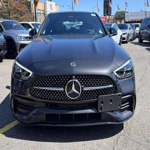 Classe C 2023 C 300 4MATIC Turbo AWD Sièges en cuir Faible kilométrage Prix en stock Prêt à être expédié - Product Image 2