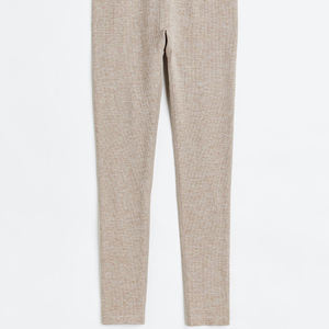 กางเกงโยคะผู้หญิงคุณภาพสูง เนื้อผ้าแน่น ชุดออกกำลังกายไร้ตะเข็บสำหรับฤดูร้อน แห้งเร็ว ยืดได้สี่ทิศทาง ระบายอากาศได้ดี - Product Image 4