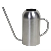 Moderne design duurzame metalen gieter 1,3L poedercoating glanzende groene afwerking decoratief voor binnenplanten tuin balkon patio