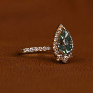 Elegante anillo de compromiso para mujer, ajuste de Halo clásico de oro de 14KT con corte de pera azul, anillos finos certificados por IGI de diamantes creados en laboratorio - Product Image 4