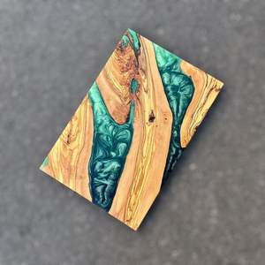 Planche à découper ronde en résine et bois durable, multicolore, épaisseur 1,5 cm, résistante à l'humidité, aux taches et aux fissures, pour un usage quotidien en cuisine - Product Image 5