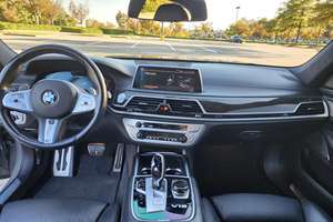 BMW M760i xDrive Plus 2021 d'occasion en excellent état, sans accident, conduite à gauche/droite - Product Image 4