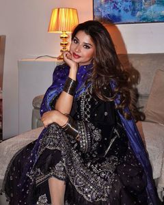 ชุดสلوارคามีซผ้ากำมะหยี่วิสโคสแท้ แขนยาว คุณภาพสูง ดีไซน์เรียบหรู พร้อมผ้าคลุมไหล่ สำหรับงานแต่งงาน ฤดูหนาว ฤดูร้อน - Product Image 5