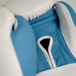 Gants de boxe, sac d'entraînement et équipement de sparring personnalisé avec logo pour le kickboxing - Product Image 3