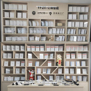 Support de téléphone à chargement sans fil 2 en 1 avec logo personnalisé <span class=keywords><strong>Chargeur</strong></span> sans fil magnétique compatible avec l'iPhone - Product Image 5