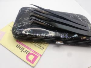 แหนบขนตาพลาสม่าสีดำแบบมืออาชีพแหนบสแตนเลสคุณภาพสูงทนทานสำหรับการต่อขนตา - Product Image 4