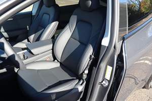 TESLA MODEL Y LONG RANGE 2024 D'OCCASION (LHD/RHD) - Product Image 4