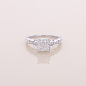 แหวนเพชรทรงปรินเซสคัทเพาะเลี้ยงในห้องปฏิบัติการ ได้รับการรับรองจาก IGI พร้อมวงแหวนแบบวินเทจประดับเพชรแบบพาเว่  ทองคำขาว/โรสโกลด์/เหลือง 14K สำหรับงานหมั้นและงานแต่งงาน - Product Image 1