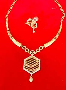 24K chapado en oro Vintage Dubai joyería de moda collar conjunto pendientes brazaletes peines broches Material de cobre para EE. UU. Y Reino Unido - Product Image 6