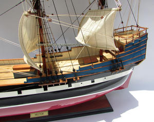 MODÈLE DE BATEAU HECTORS Cadeau fantaisie en bois fabriqué à la main - Product Image 2