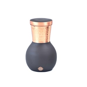 Meilleure carafe à eau personnalisée en cuivre gris 100% pot de chevet en cuivre pur bouteilles d'eau à conception de logo en verre/navire à haute température - Product Image 1