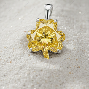 Colgantes y Dijes de Joyería Fina de Plata de Ley 925 Chapados en Oro con Trébol Amarillo Navideño de Lujo, Diamante Cultivado en Laboratorio con Certificación GIA VVS - Product Image 2