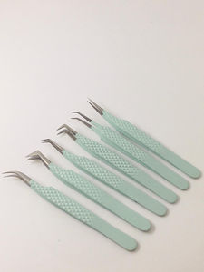 Pinzas de pestañas profesionales de acero inoxidable de alta calidad con puntas de fibra de volumen inclinado personalizables para extensiones de pestañas - Product Image 6