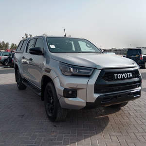 SUV Usado BARATO 2023-2025, Tracción en las Cuatro Ruedas, Asientos de Cuero, Volante a la Izquierda, Diésel 4.1-6L, Interior Oscuro, Techo Panorámico, Automático, Cámara Trasera 360° - Product Image 1