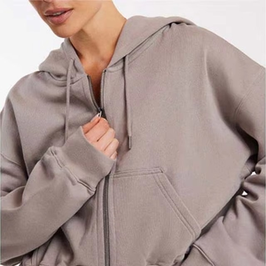 Sudaderas de mujer personalizadas, sudaderas con capucha de gran tamaño con hombros caídos, sudadera con cremallera completa recortada de felpa francesa para mujer - Product Image 4