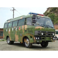 Bus de transport tout-terrain robuste 4x4 avec une grande capacité de passagers, planchers antidérapants, idéal pour l'exploitation minière