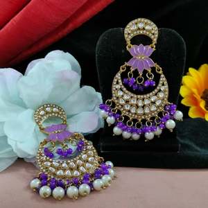 Kundan indien et perles suspendues Chandbalis classique en forme de croissant de lune étincelle royale parfaite pour les mariages, les occasions festives - Product Image 2