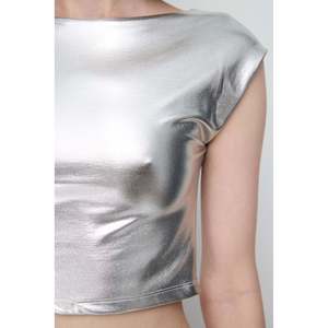 Top Corto Básico Brillante sin Espalda - Product Image 4