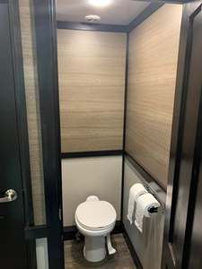 รถพ่วงห้องน้ำเคลื่อนที่ 4 ห้อง + จัดส่งฟรีสำหรับทุกที่ - Product Image 5