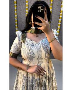 Magnifique Kurti Anarkali pour femme adulte en Kalamkari pur, accompagné d'un dupatta en soie Dola avec bordure en dentelle, en stock, fabriqué en Inde - Product Image 3