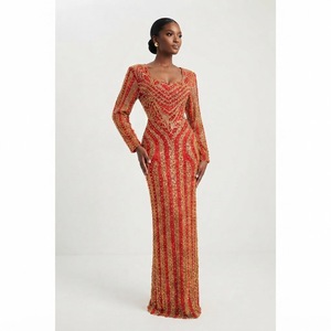Robe de soirée longue moderne en satin rouge or ornée de perles - Product Image 1