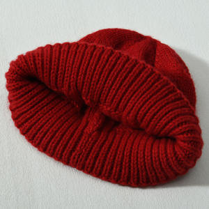 Bonnet en laine mérinos 100% tricoté en câble, unisexe, couleur unie, chauffe-oreilles d'hiver pour les voyages, la randonnée, les activités de plein air, les affaires et la plage - Product Image 3