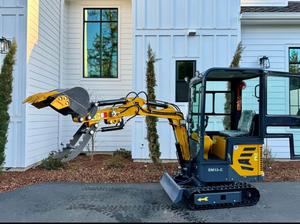 FREE SHIPPING AGT DM13C HYDRAULIC EXCAVATOR 13.5HP 37"BACKFILL BLADE 16" BUCKET/TEETH FULLY CABBED FAN EPA CE AUXILIARY PLUMBED - Product Image 4