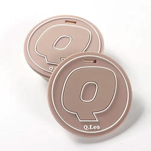 Parches de logotipo de goma 3D de PVC respetuosos con el medio ambiente Durable y lavable Nueva impresión por sublimación personalizada - Product Image 1