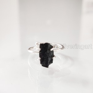 Joyería de piedra en bruto Anillo de mujer Piedra preciosa de turmalina negra natural Anillo bohemio de piedra natal de Octubre Anillo de plata esterlina 925 - Product Image 4