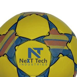 Balón de entrenamiento de fútbol de Next Tech Industries Material de PU para fines de entrenamiento con diseño personalizado y logotipo personalizado - Product Image 5