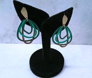 Pendientes de tuerca de metal dorado antiguo Pátina multicolor Pintado a mano Nuevo diseño Ropa de fiesta Brazaletes negros de moda - Product Image 6