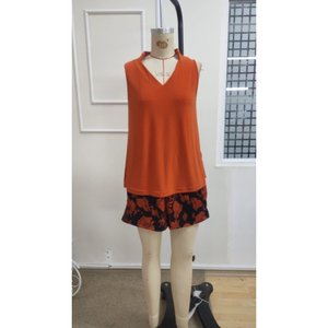 Women'<b>s</b> Strappy V-Neck Sandy <b>Blouse</b> <b>and</b> Patterned Shorts Two-Piece Set, 37150 - Orange - Product Image 4